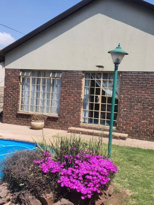 Funky Dot Sleeping Spot Apartment Kempton Park Luaran gambar